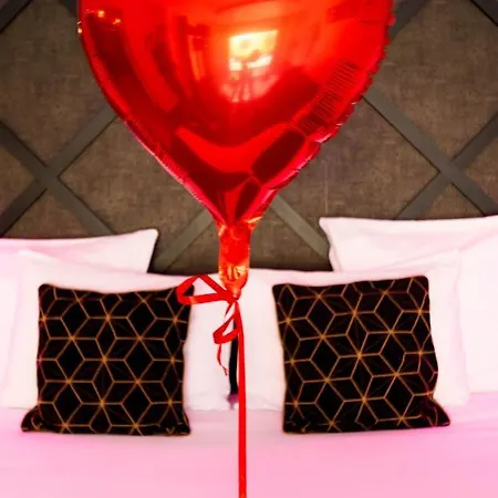 Le Secret - Nuit Romantique Avec Jacuzzi Privatif - Champagne Offert - Climatisation * Ναντ